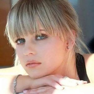 Meet your Posher, Fatima